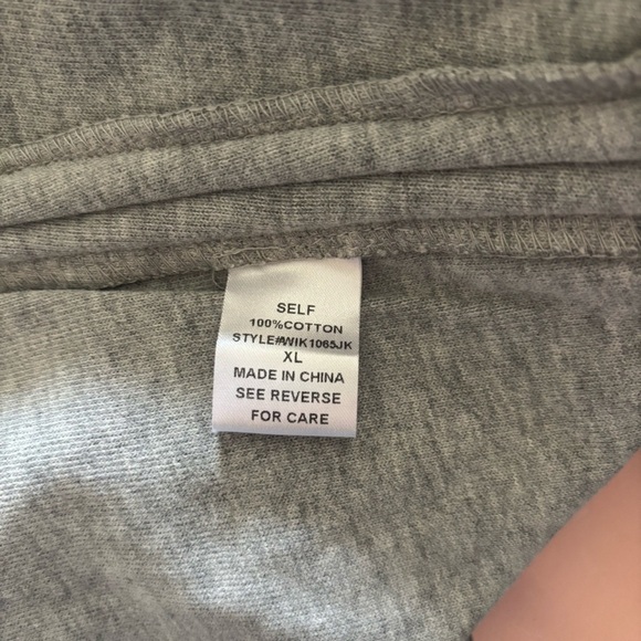 Kittenish Gray Tube Top with Drawstrings - Picture 4 of 9